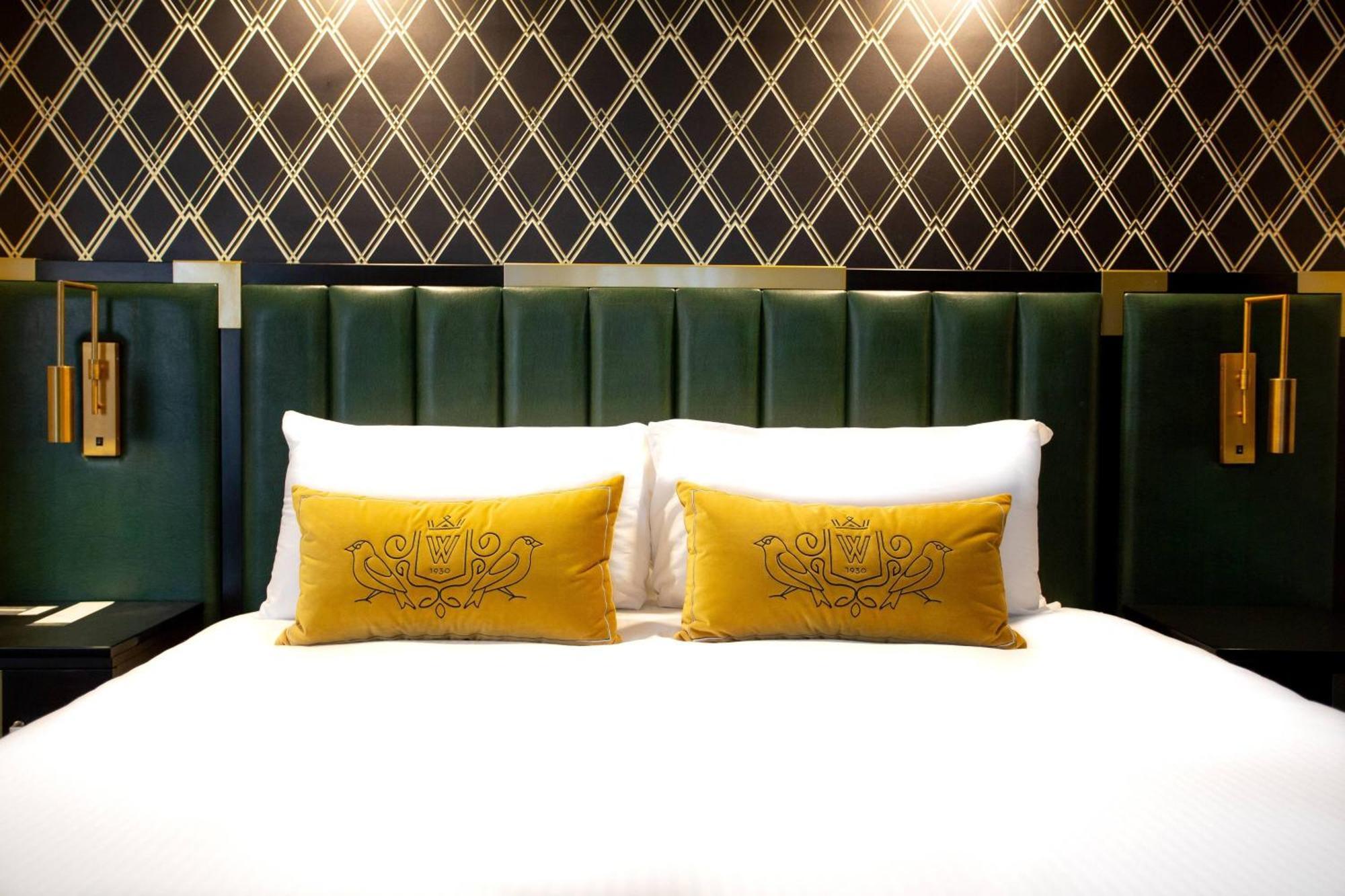 Guest room, 1 King, Balcony